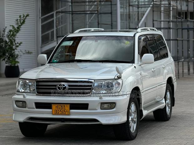 Toyota Land Cruiser 2005 Off white
