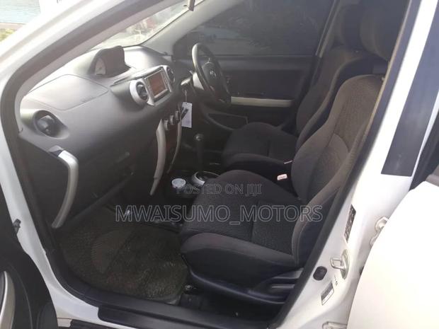 Toyota IST 2003 Off white