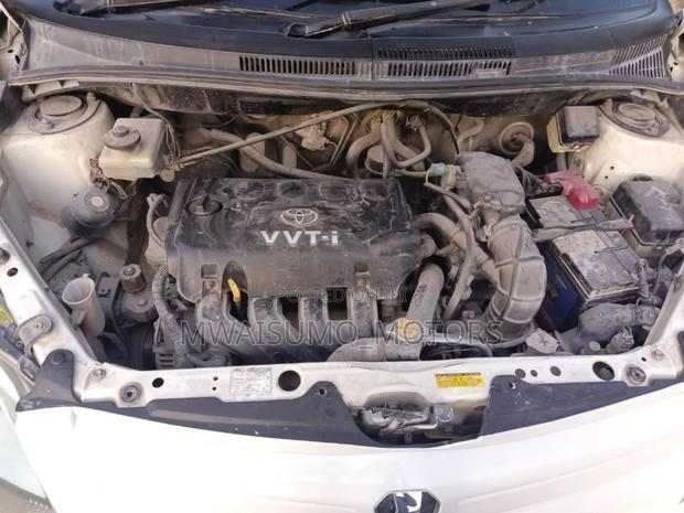 Toyota IST 2003 Off white