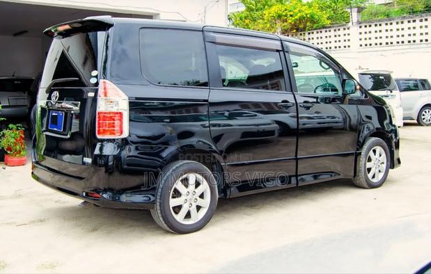 Toyota Noah 2007 Black