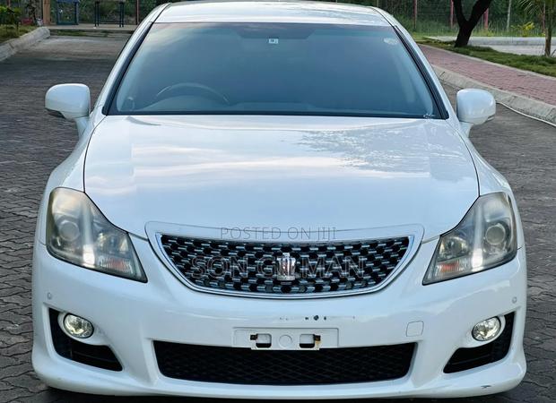 Toyota Crown 2009 Pearl