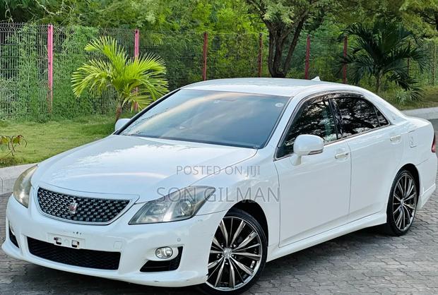 Toyota Crown 2009 Pearl