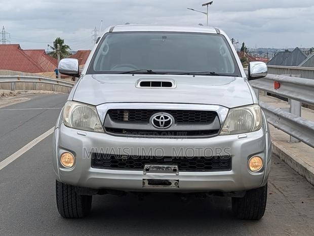 Toyota Hilux 2008 Silver