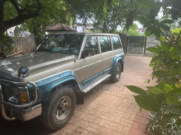 Nissan Patrol 2000 Silver