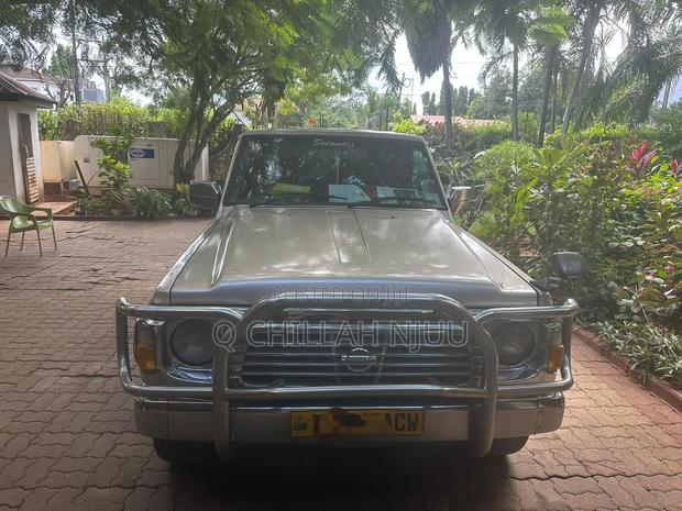 Nissan Patrol 2000 Silver