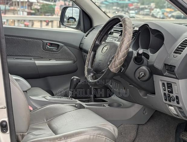 Toyota Hilux 2008 Silver