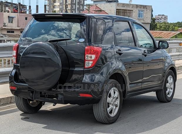 Toyota Rush 2010 Black