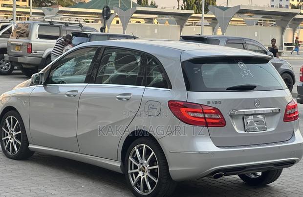 Mercedes-Benz B-Class 2012 Silver