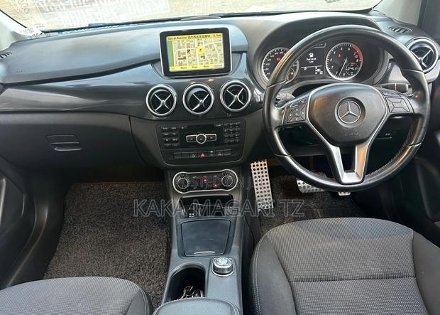 Mercedes-Benz B-Class 2012 Silver