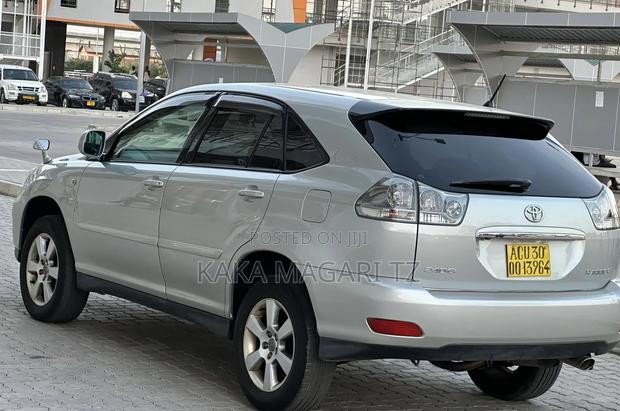 Toyota Harrier 2004 Silver