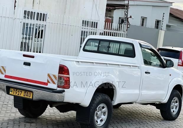 Toyota Hilux 2015 White