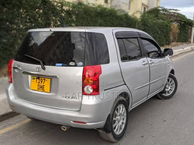 Toyota Raum 1.5 AWD 2004 Silver