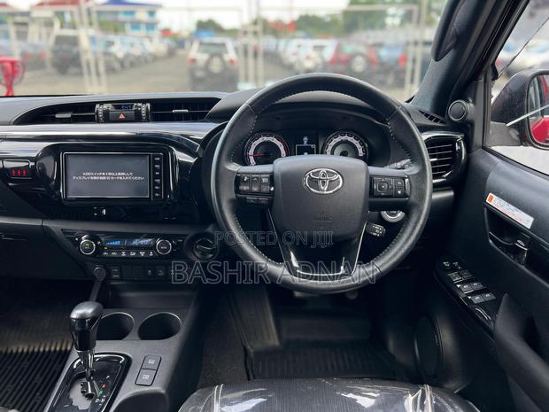 Toyota Hilux 2019 Red