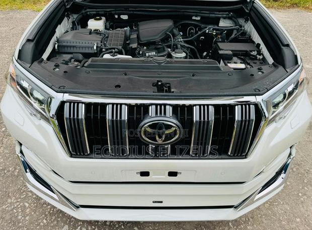 Toyota Land Cruiser Prado 2023 White