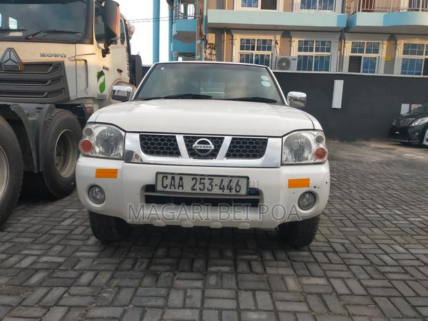 Nissan Hardbody 2009 White