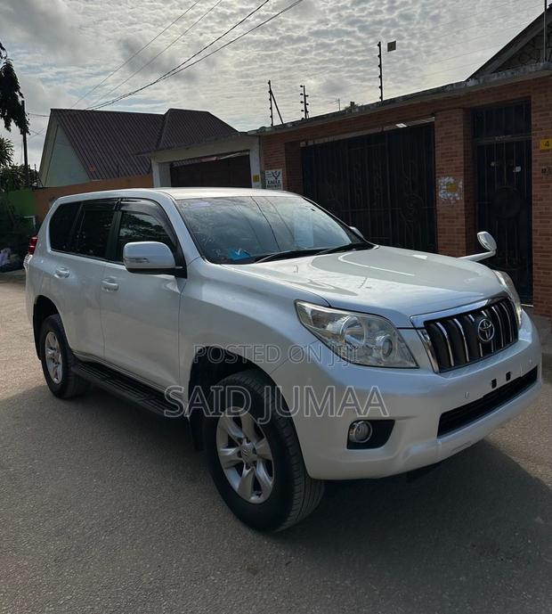 Toyota Land Cruiser Prado 2.7 i 2012 Pearl