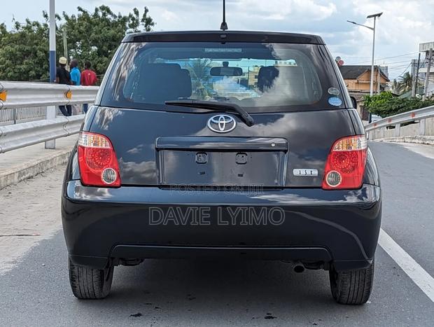 Toyota IST 2006 Black