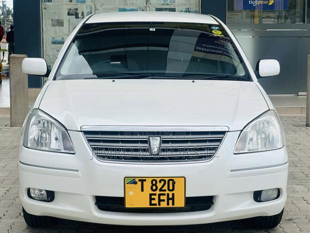 Toyota Premio 2005 White