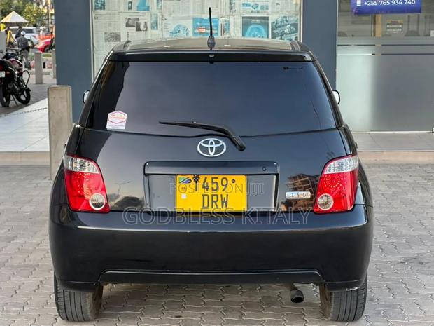 Toyota IST 2004 Black