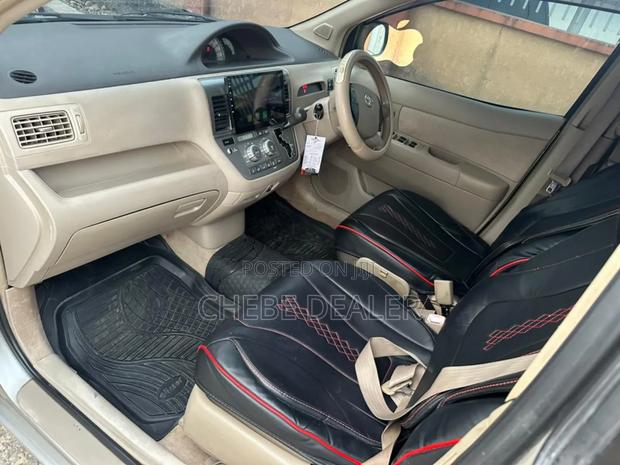 Toyota Raum 2003 Beige