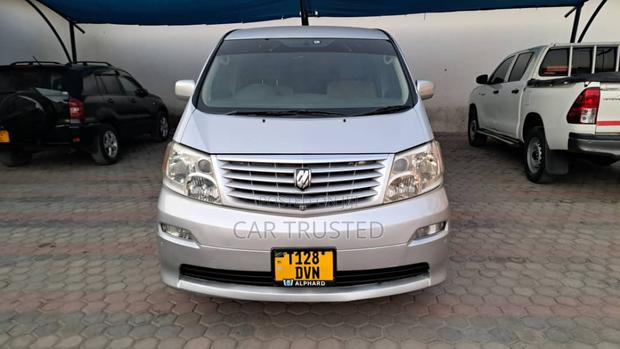 Toyota Alphard 2004 Silver
