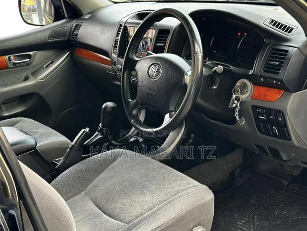 Toyota Land Cruiser Prado 2005 Black