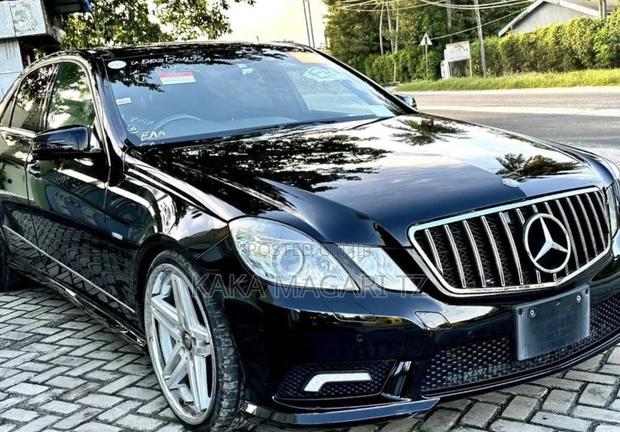 Mercedes-Benz E250 2011 Black