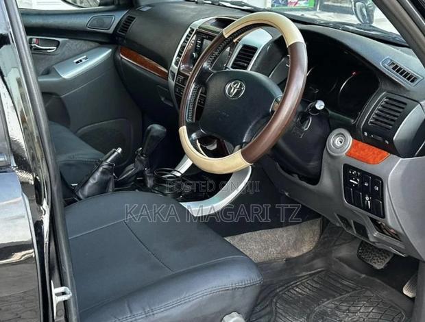 Toyota Land Cruiser Prado 2006 Black