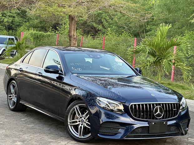 Mercedes-Benz E220 2017 Blue