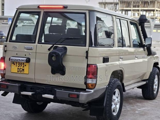 Toyota Land Cruiser 2015 Beige