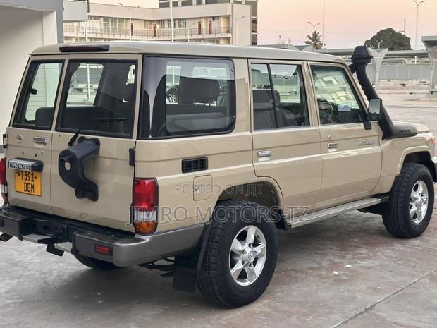 Toyota Land Cruiser 2015 Beige
