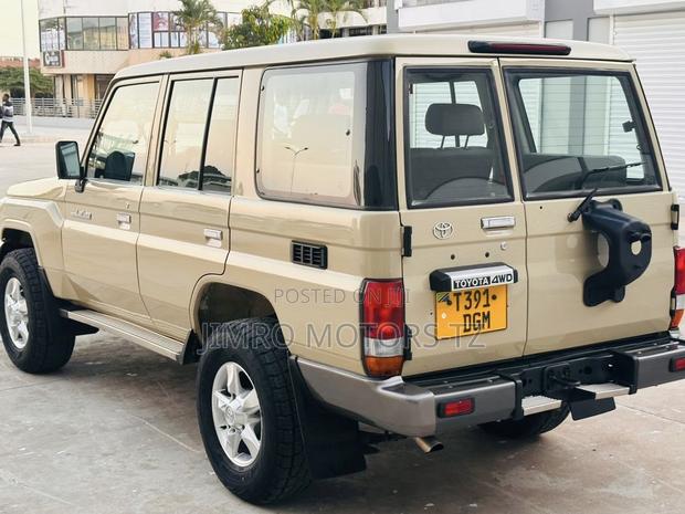 Toyota Land Cruiser 2015 Beige