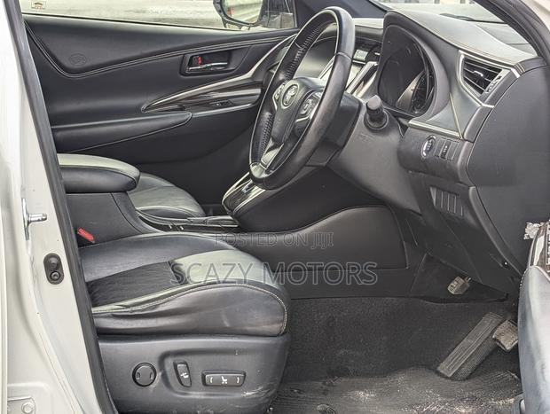 Toyota Harrier 2017 Off white