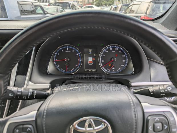 Toyota Harrier 2017 Off white