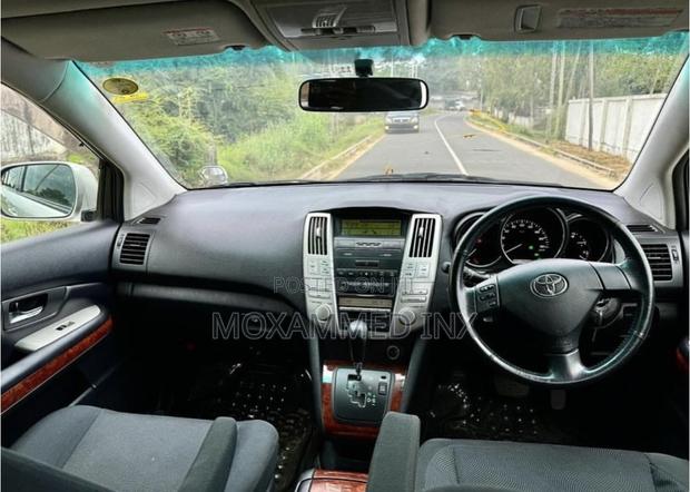 Toyota Harrier 2004 Silver