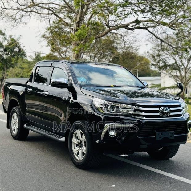 Toyota Hilux 2018 Black