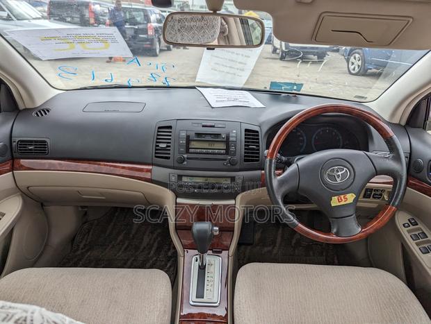 Toyota Premio 2003 Gold