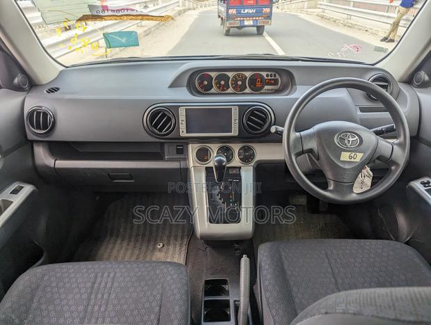 Toyota Corolla Rumion 2009 Black