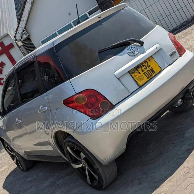 Toyota IST 2002 Silver