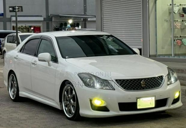 Toyota Crown 2009 Pearl