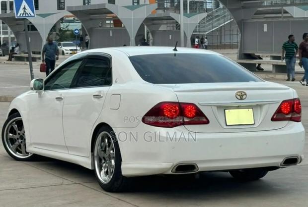 Toyota Crown 2009 Pearl