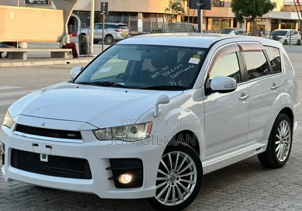 Mitsubishi Outlander 2011 Pearl