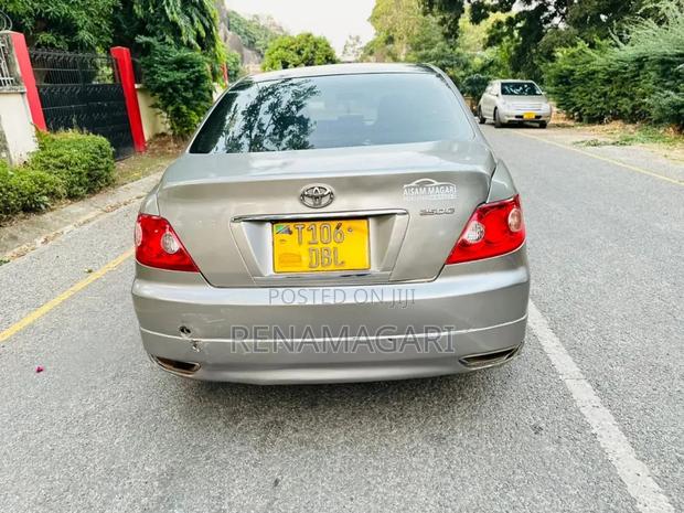 Toyota Mark X 2004 Gray