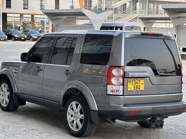 Land Rover Discovery 2010 Gray