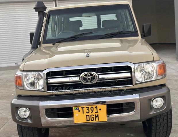 Toyota Land Cruiser 2015 Brown