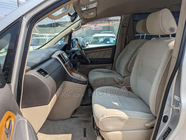 Toyota Alphard 2005 Silver