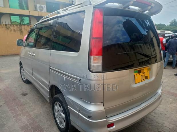 Toyota Noah 2.0 AWD (8 Seater) 2003 Silver