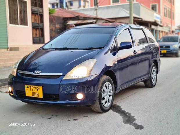 Toyota Wish 2005 Blue