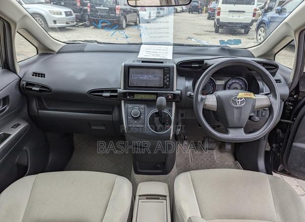 Toyota Wish 2012 Black