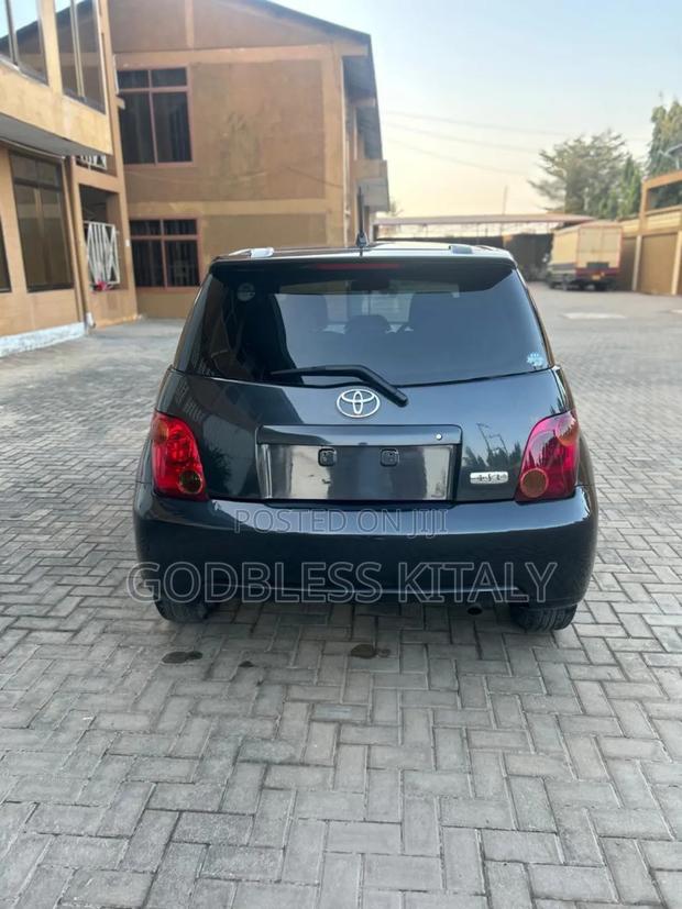 Toyota IST 2003 Black
